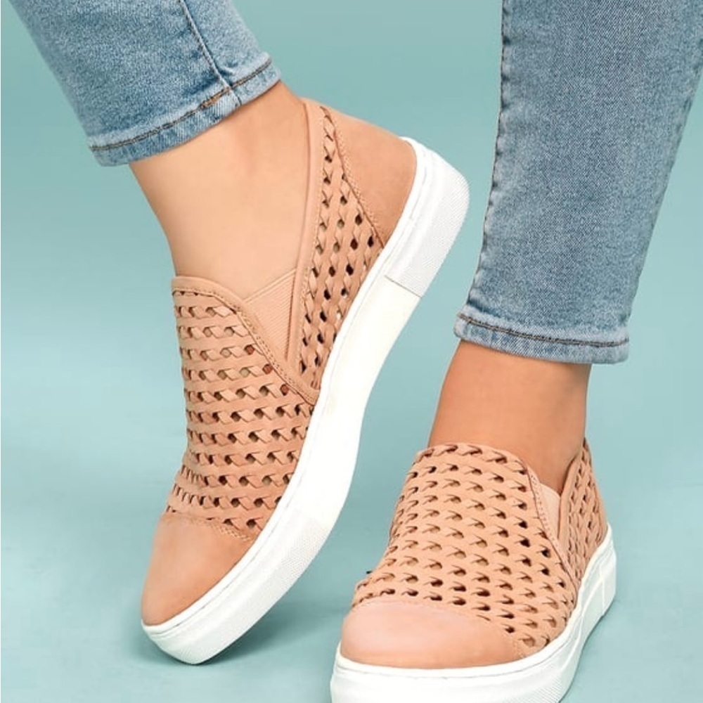 Seychelles Woven Nubuck Pointy Toe Platform
Flats Pink/ Nude size 9